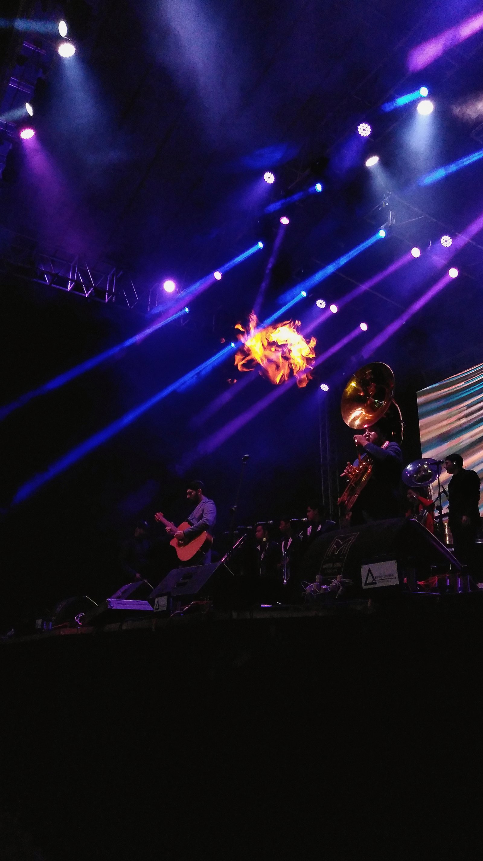 Sistema de flamas para eventos y conciertos